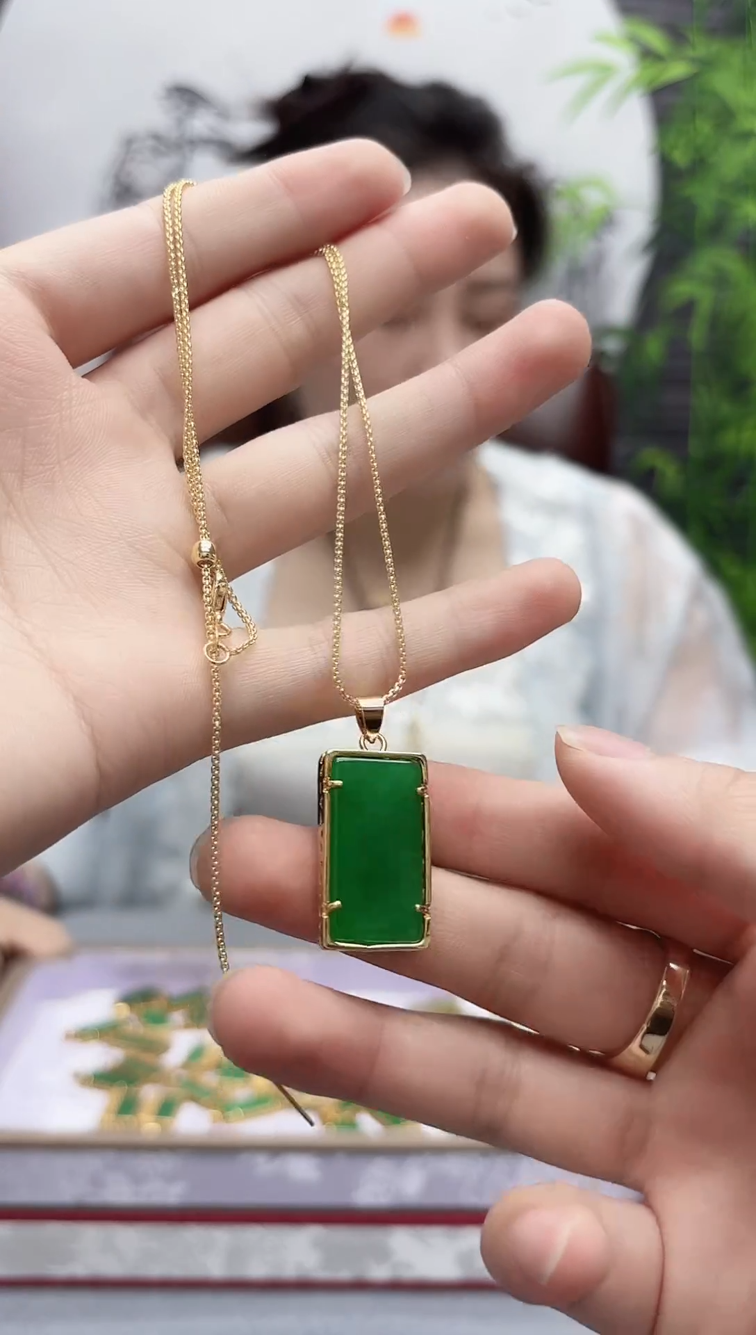 翡翠14K金镶嵌吊坠(赠链)八方来财无事牌