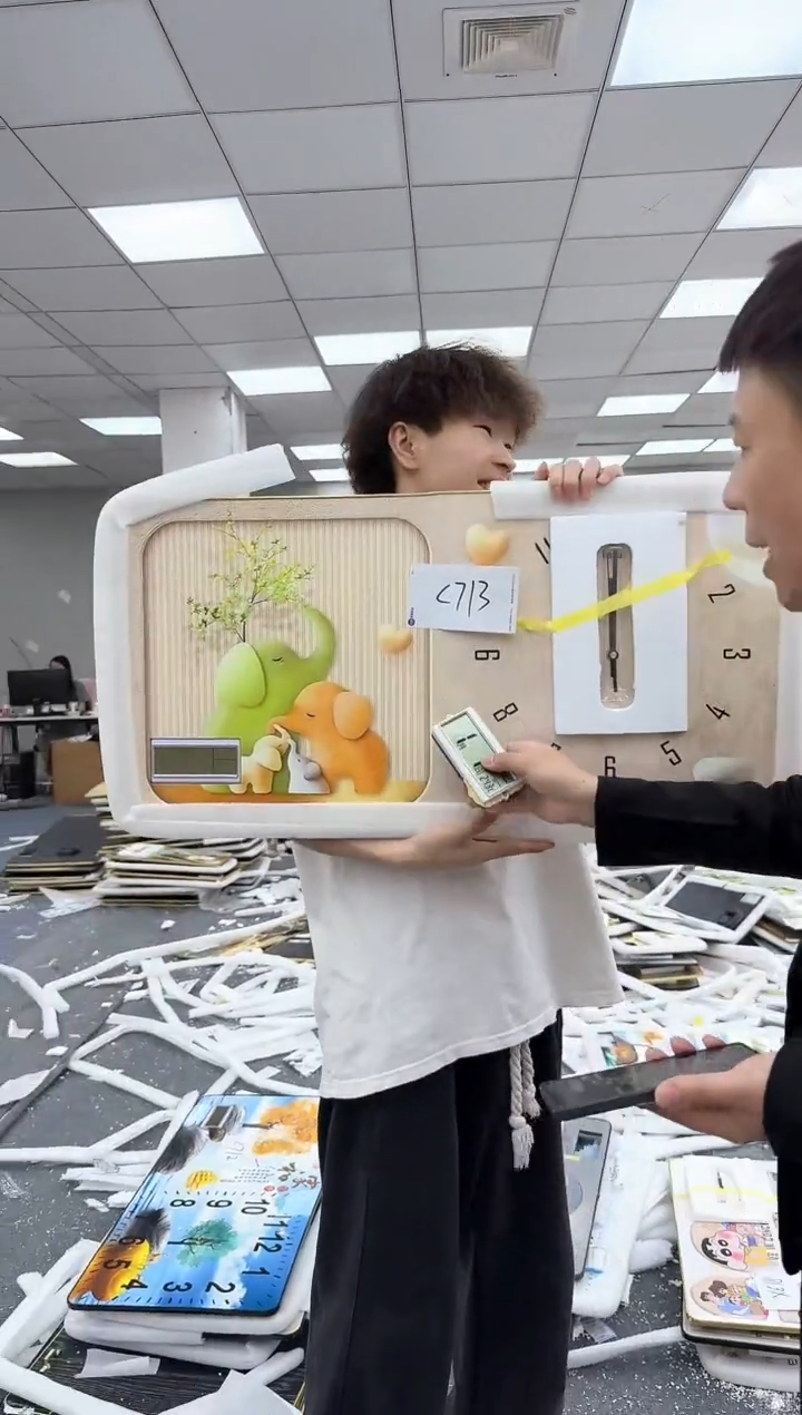 圆形孤品微瑕黑马闪购C713