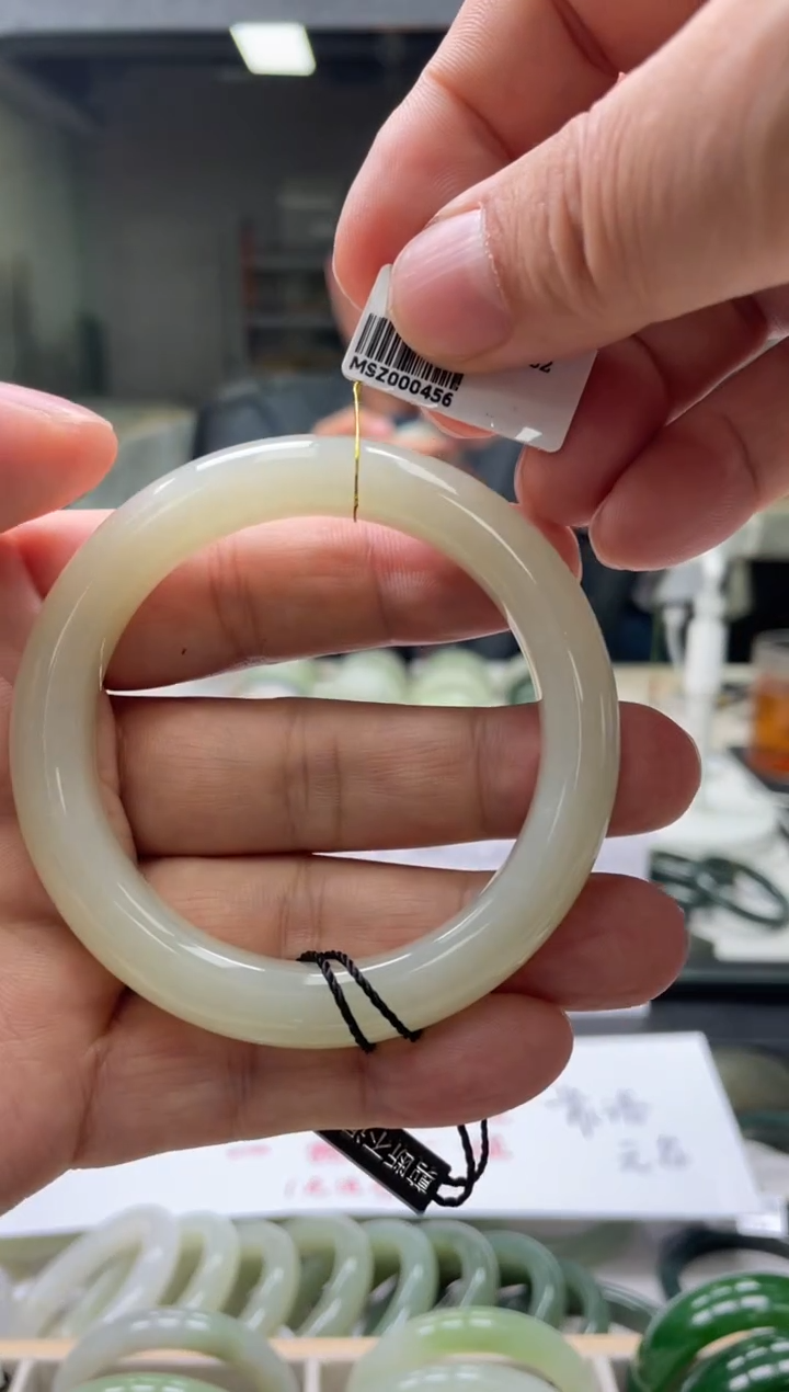 【闪购商品】和田玉手镯未镶嵌编码0456 圈口55-57