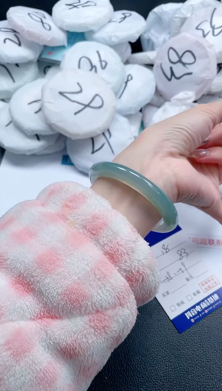 【闪购商品】石英质玉手镯未镶嵌 12J18-58