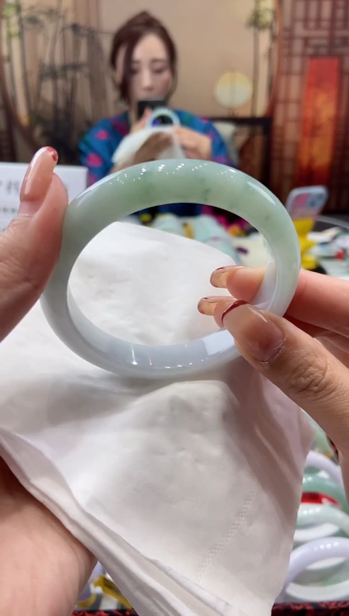 【闪购商品】翡翠手镯未镶嵌00007686