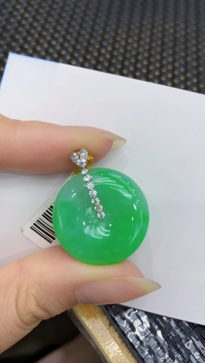 【闪购商品】翡翠颈饰18K金镶嵌8888888888