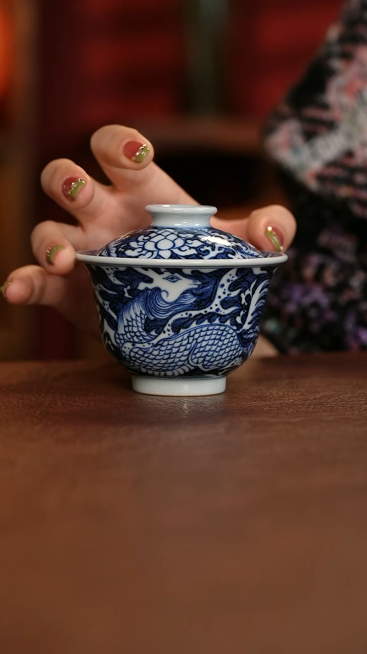 【闪购商品】青花麒麟追凤盖碗