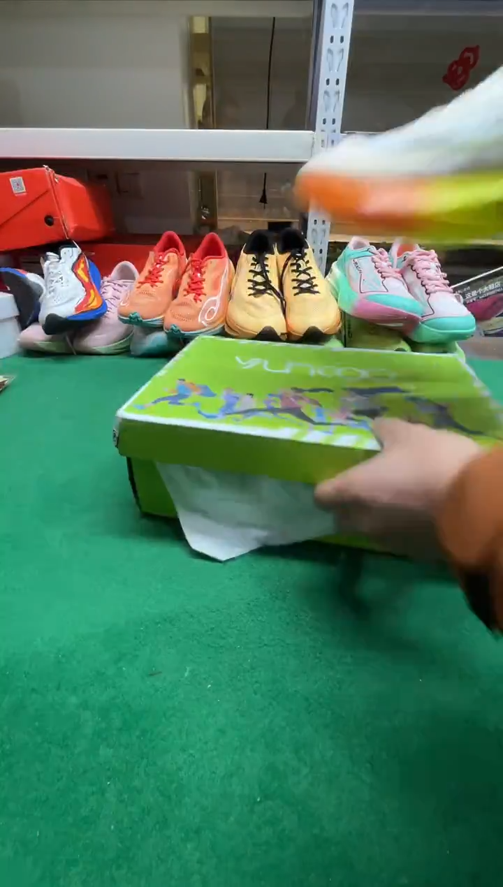 这是个大鞋店的鞋41.5合适