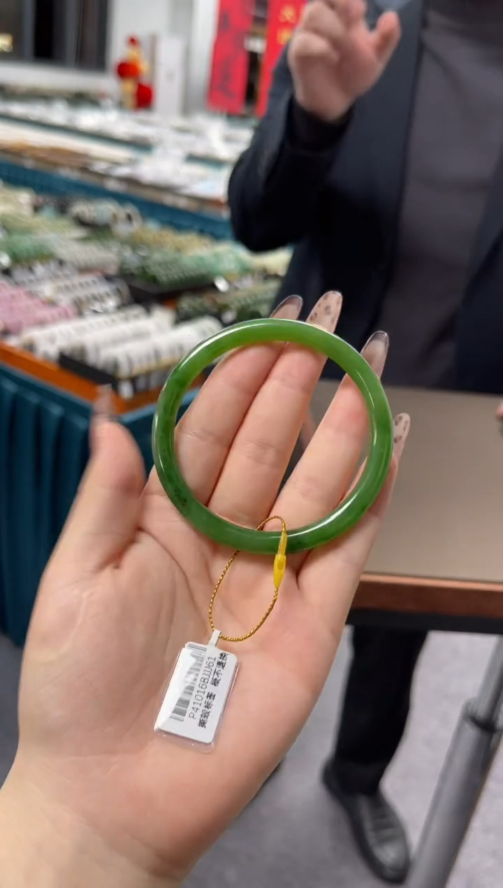 【闪购商品】和田玉手镯未镶嵌一个 圈口约mm：61-63