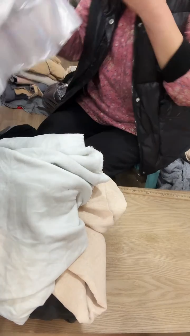 处理十元一斤澳绒布头         526号