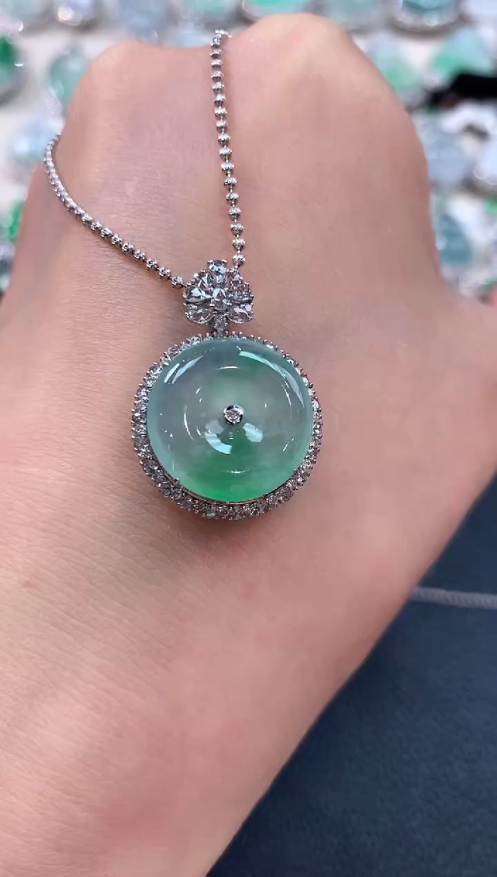 【闪购商品】翡翠吊坠(不含链)18K金镶嵌n26  