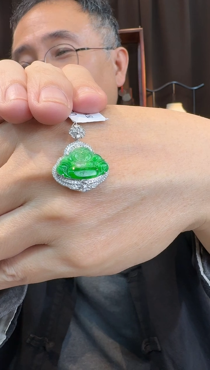 【闪购商品】翡翠吊坠(不含链)18K金镶嵌颈饰