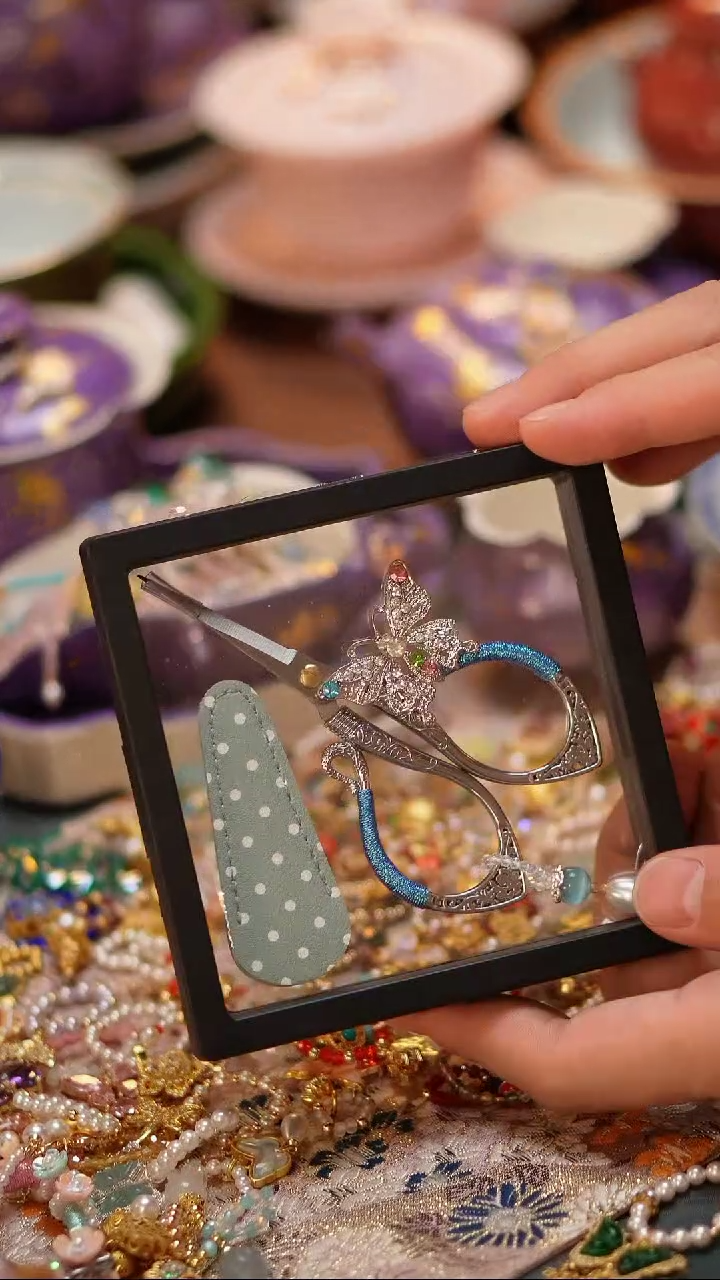 【闪购商品】摆件蓝色编织蝴蝶剪刀