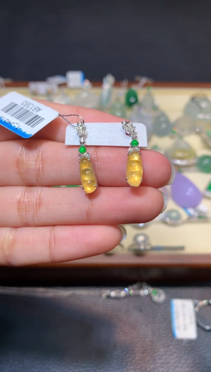 18K金镶嵌翡翠耳饰1