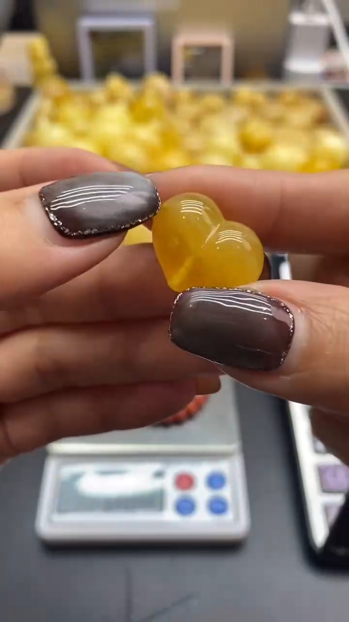 琥珀未镶嵌珠宝奇石2451