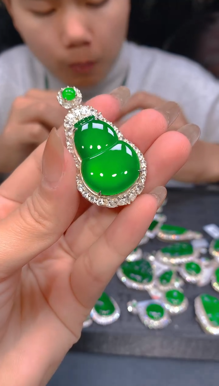 【闪购商品】定制翡翠未镶嵌60定制翡翠 多样性发货（发其一）