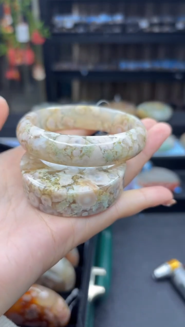 【闪购商品】石英质玉手镯未镶嵌286（57圈赠送镯心）