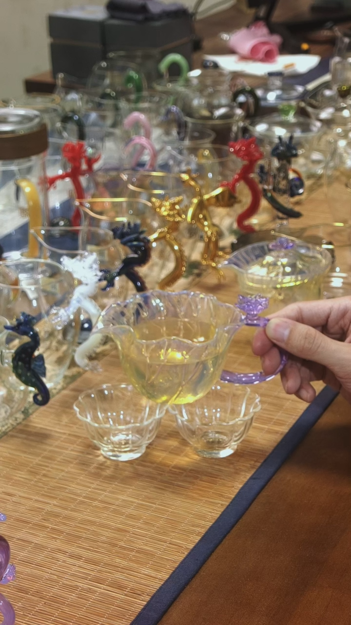 【闪购商品】紫色荷韵公杯加花瓣品杯两只晶焱金标