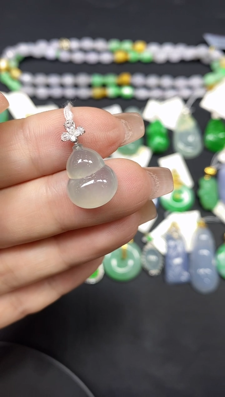 吊坠(不含链)18K金镶嵌翡翠葫芦18K金扣镶嵌@@CMT