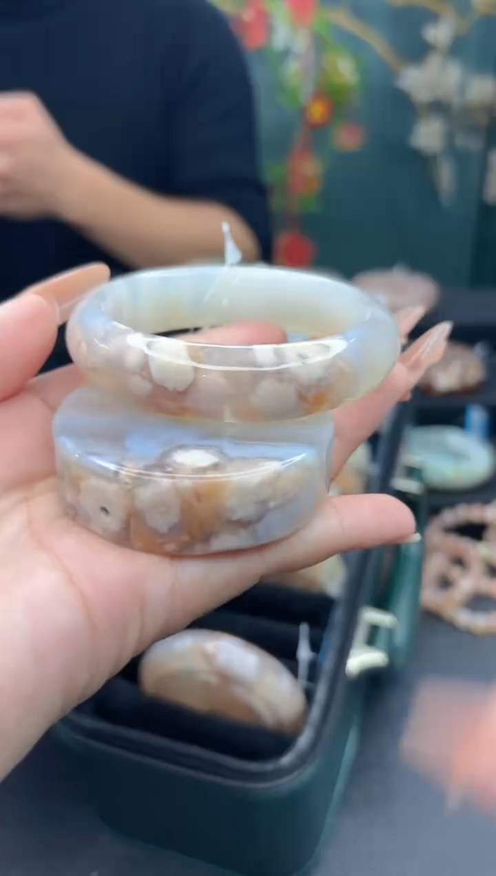 【闪购商品】石英质玉手镯未镶嵌2054（58圈赠送镯心）