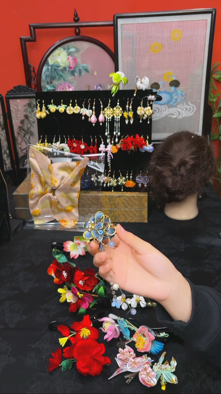 刺绣与***邪非遗手工绒花饰品