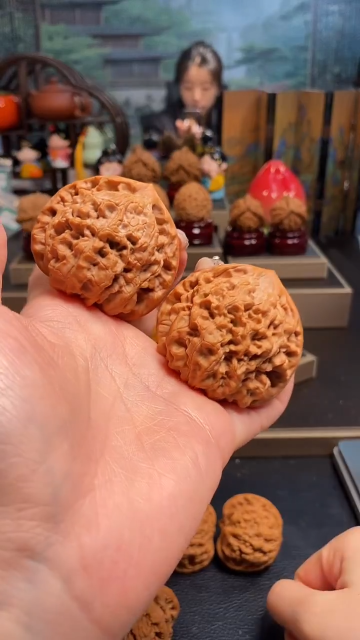 【闪购商品】文玩核桃吊坠K239官帽50