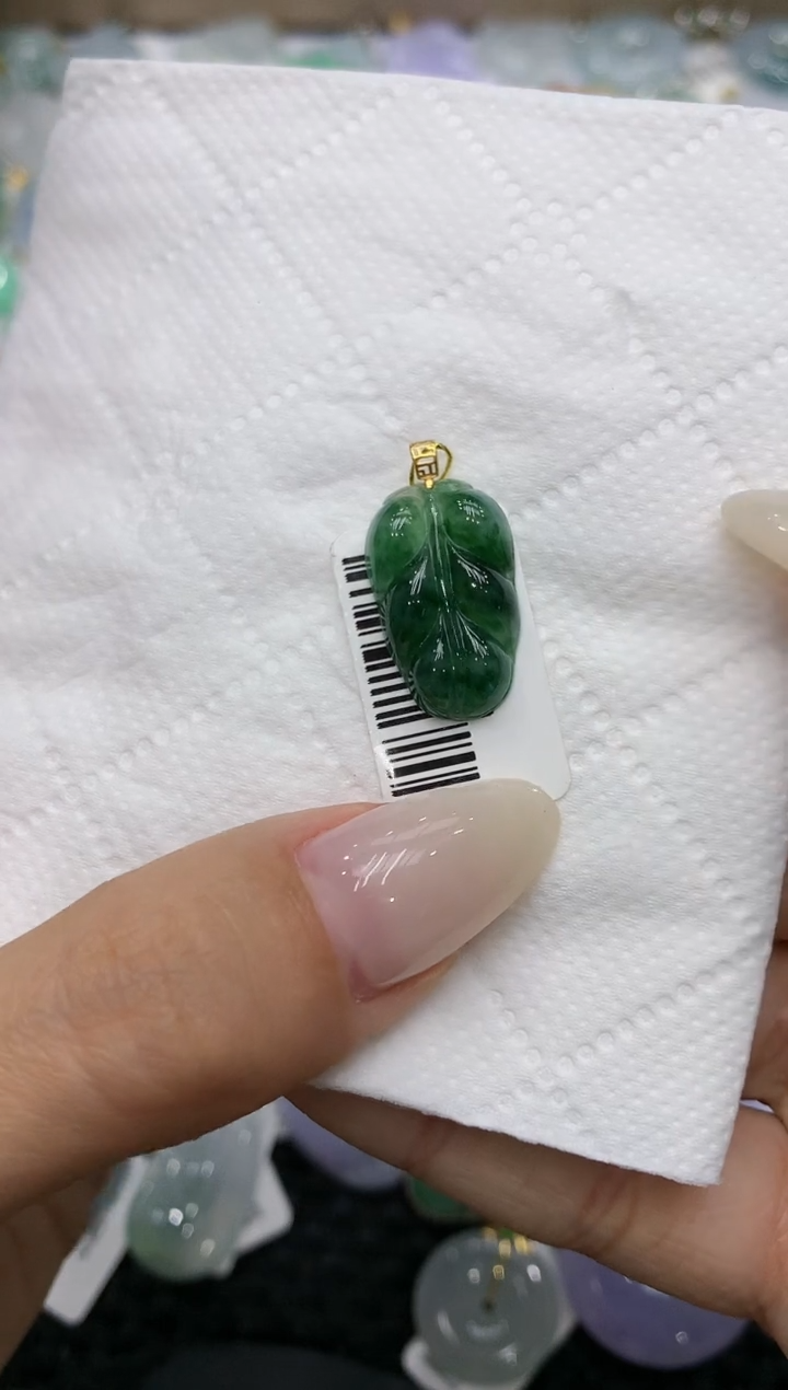 颈饰18K金镶嵌翡翠111111111111