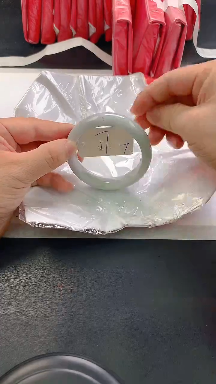 未镶嵌手镯翡翠7