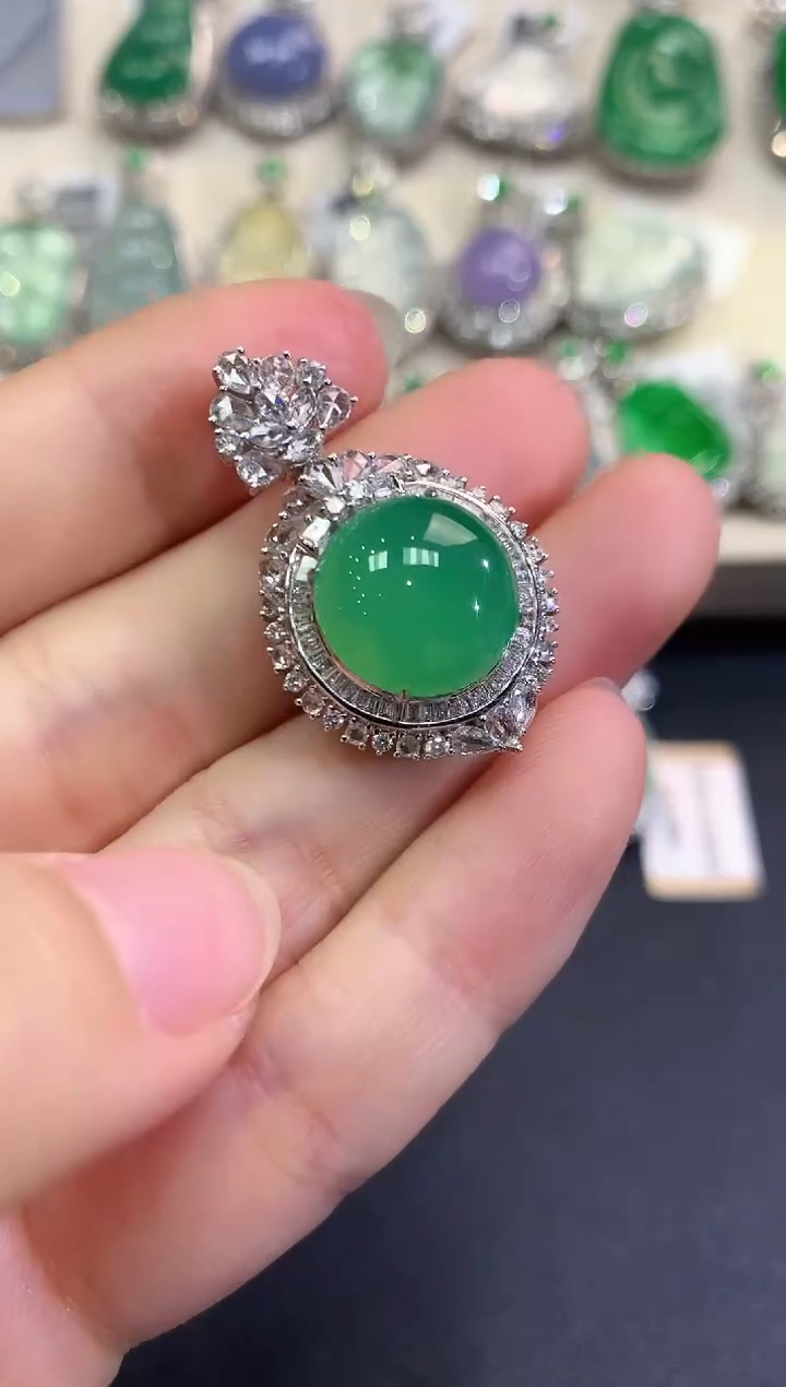 【闪购商品】翡翠颈饰18K金镶嵌C55   