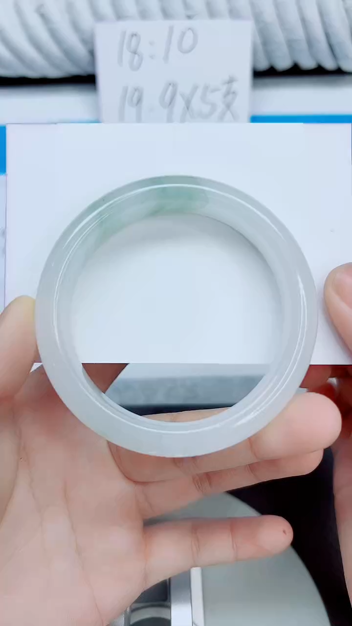 未镶嵌手镯石英质玉15/59.3