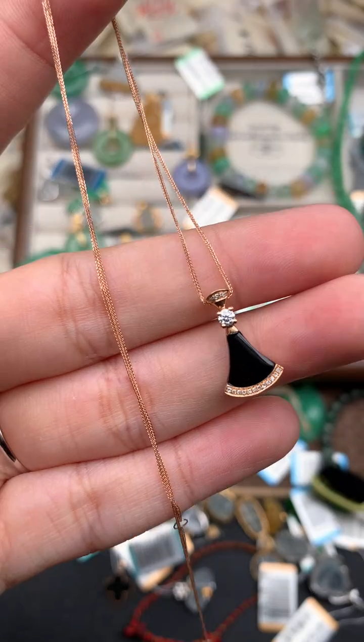 18K金镶嵌挂件翡翠一