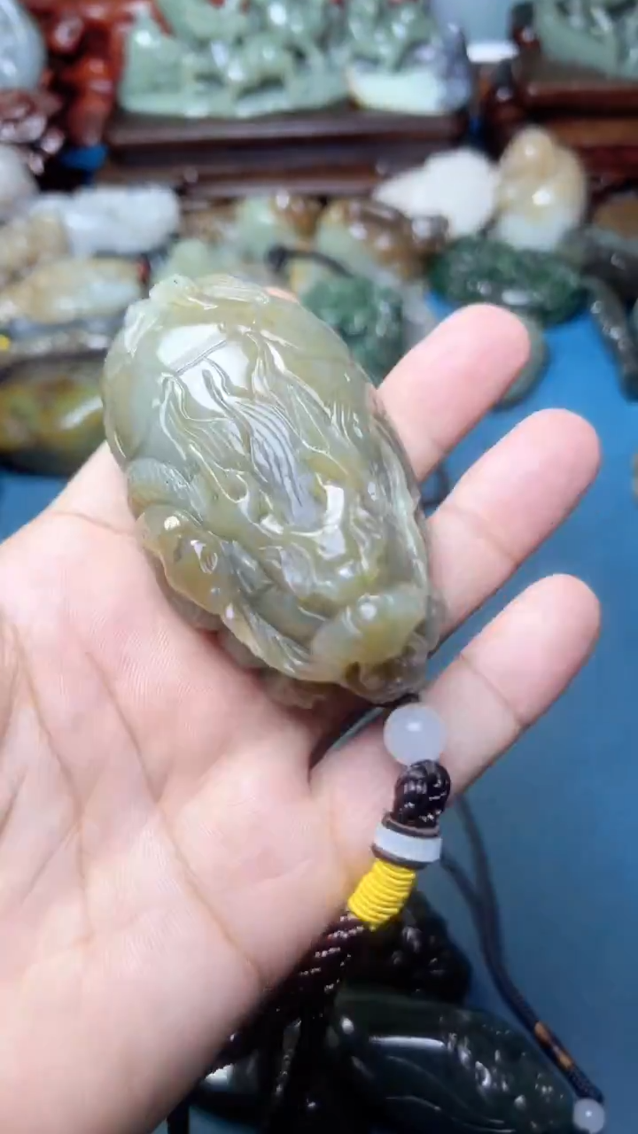 未镶嵌和田玉把件-