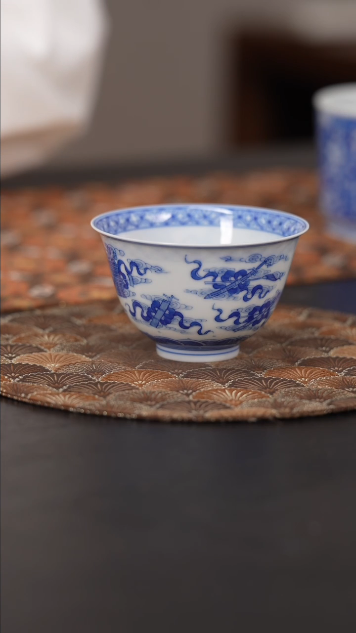 【闪购商品】杯看山柴窑青花八宝