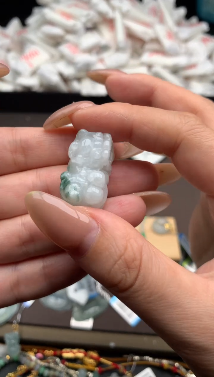 【闪购商品】翡翠挂件未镶嵌一