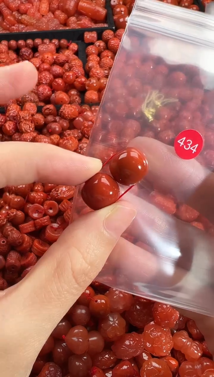 颈饰未镶嵌南红玛瑙1