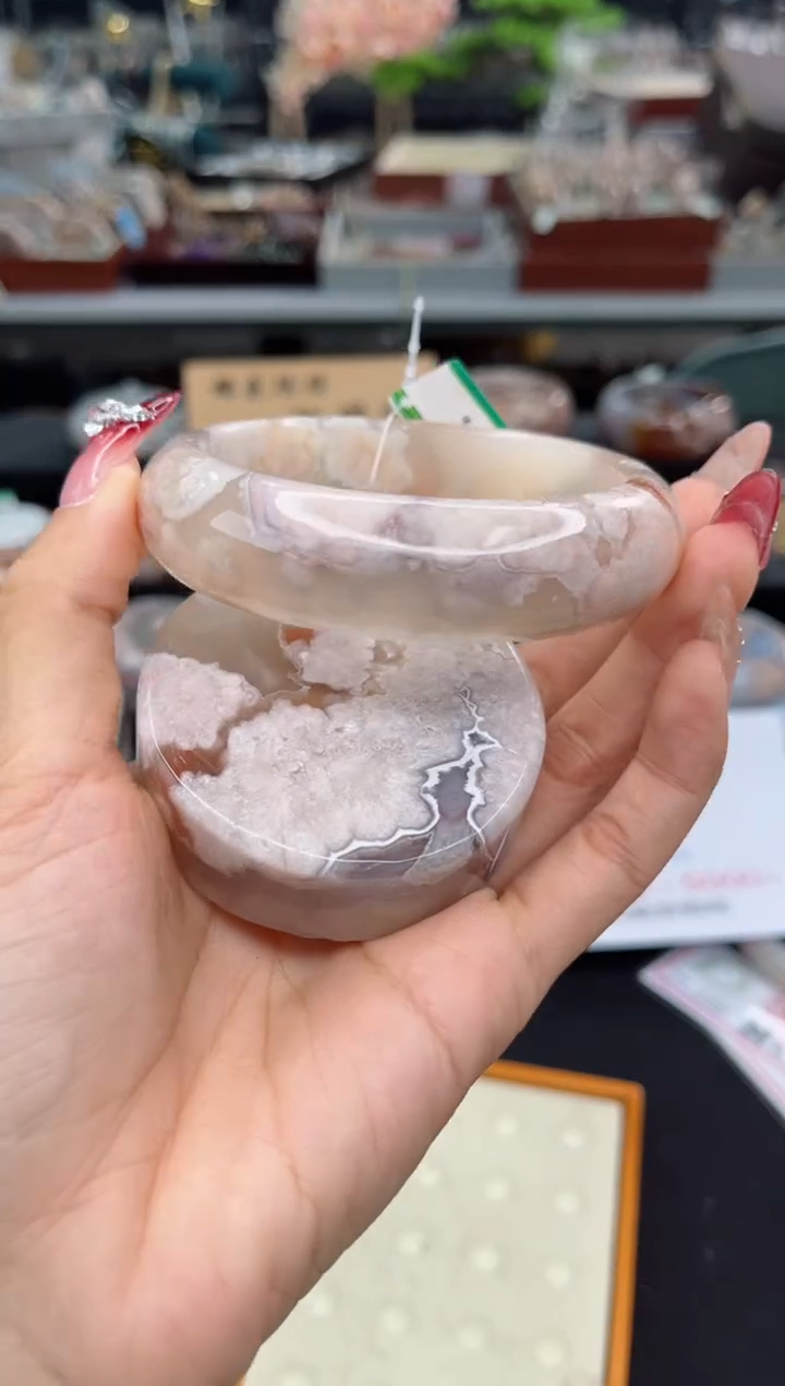 【闪购商品】石英质玉手镯未镶嵌64圈口（赠品镯心）3600395