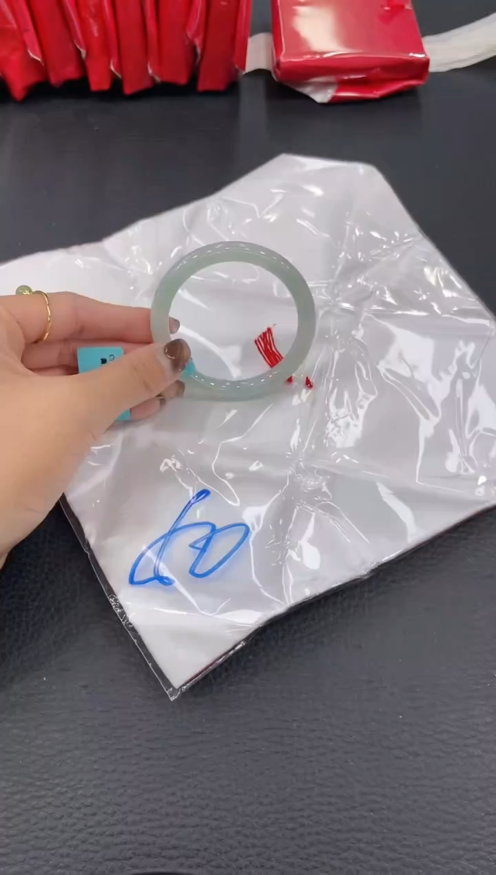 【闪购商品】翡翠手镯未镶嵌手镯