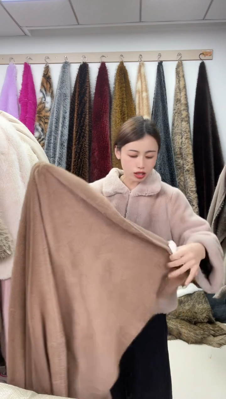 狐狸毛B29，尺寸1.8*2