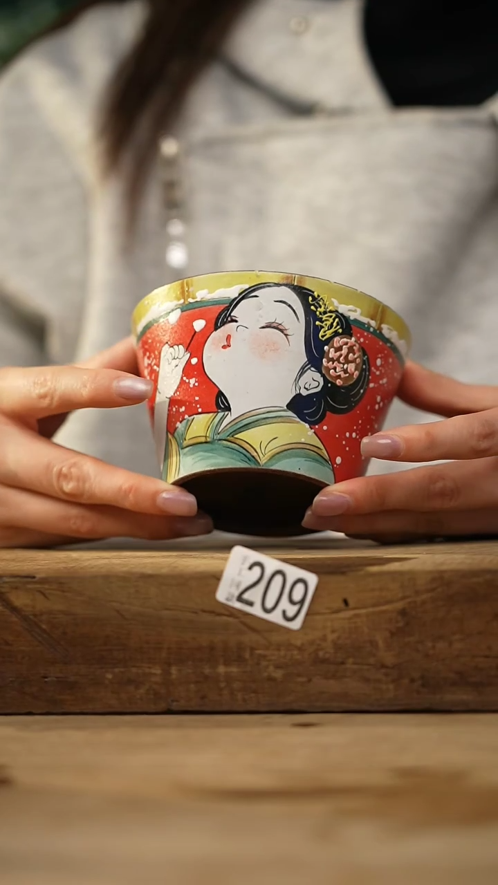 【闪购商品】瓷片新品！设计师款手绘/咖啡杯 羽川