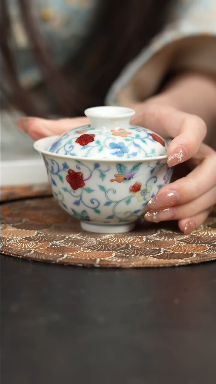 【闪购商品】杯屹朴堂釉里红斗彩蝶恋花