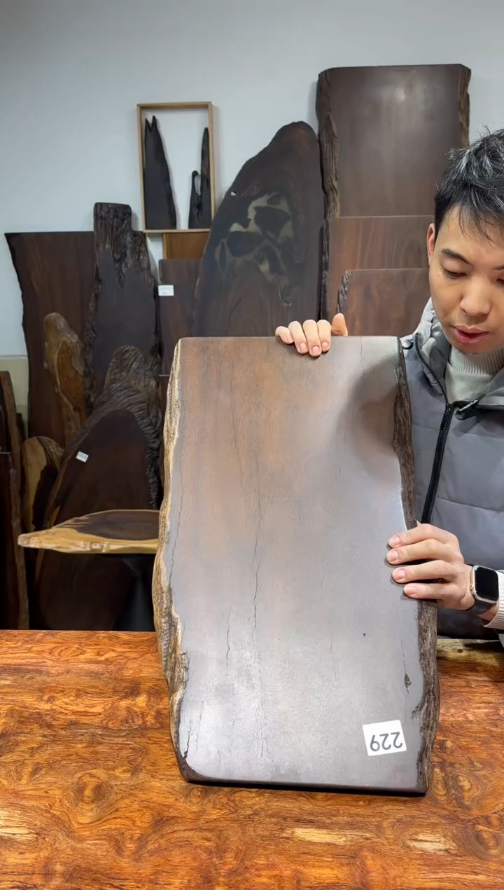 风车木（黑檀木）尺寸60*33*2.5编号229