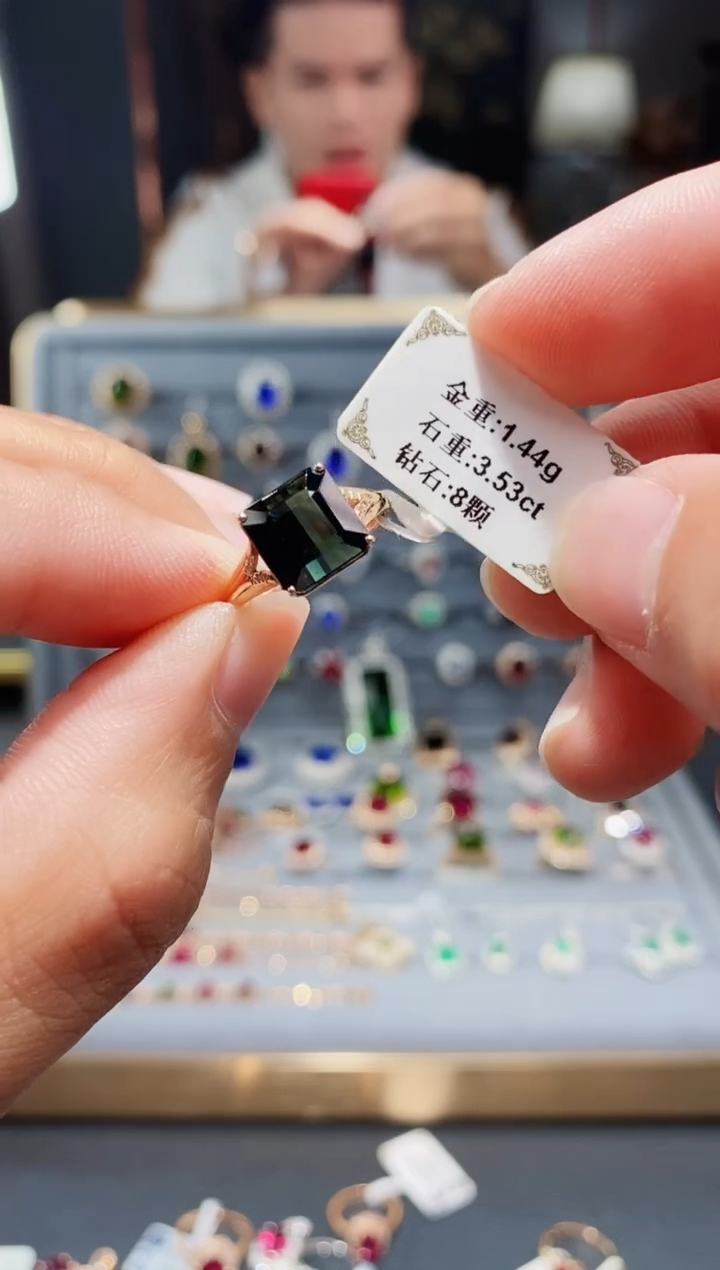 【闪购商品】碧玺戒指18K金镶嵌3.53..