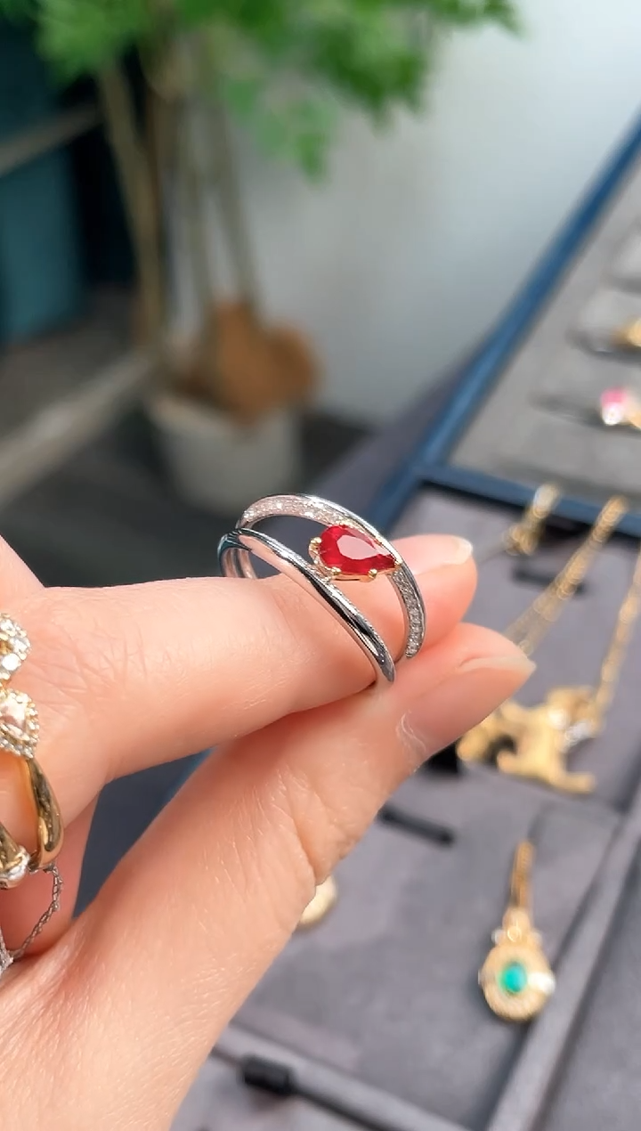 【闪购商品】蓝宝石戒指18K金镶嵌0.62ct