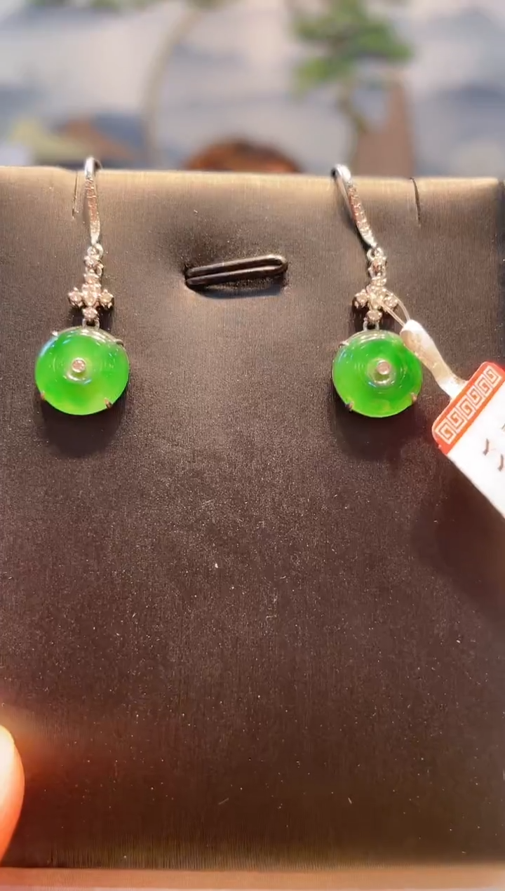 【闪购商品】翡翠颈饰18K金镶嵌A72耳包