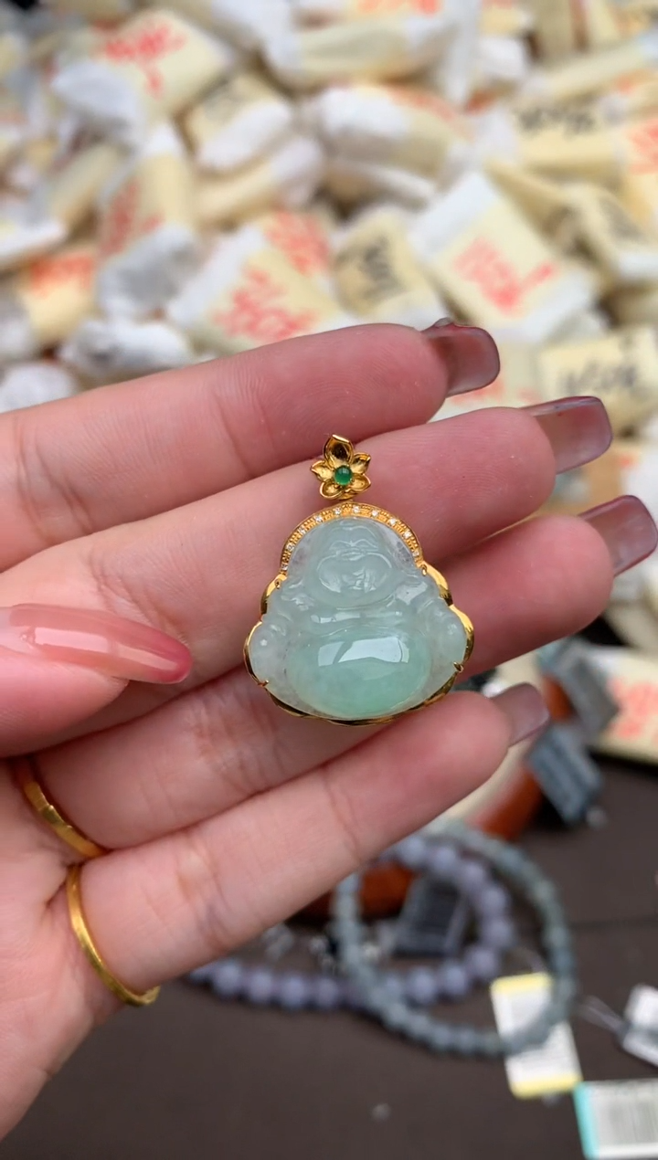 翡翠挂件18K金镶嵌—