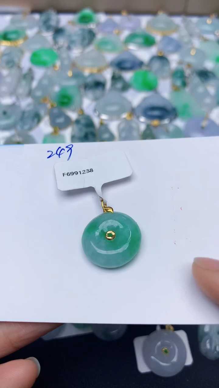 【闪购商品】翡翠颈饰18K金镶嵌天然翡翠A货