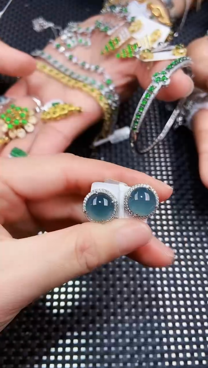 【闪购商品】翡翠耳饰未镶嵌1111111111