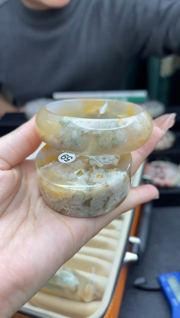 【闪购商品】石英质玉手镯未镶嵌688（59圈赠送镯心）