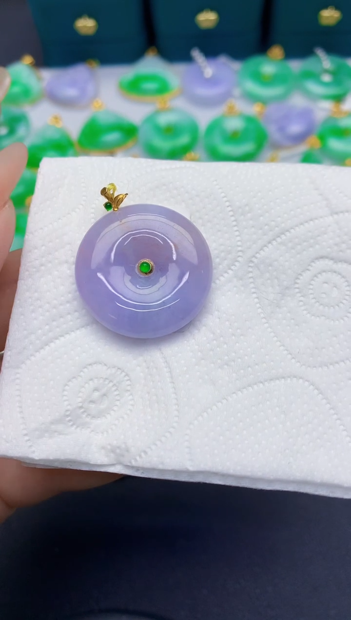 颈饰18K金镶嵌翡翠缅甸天然翡翠A货