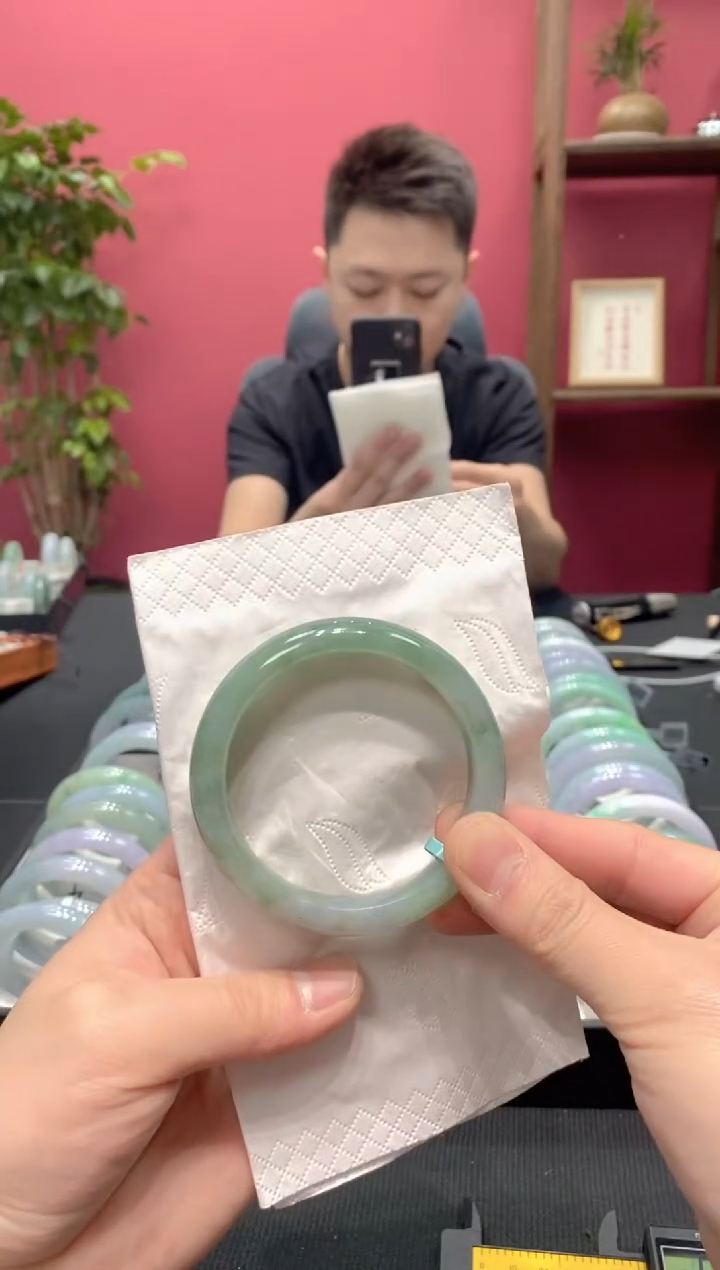 【闪购商品】翡翠手镯未镶嵌00004564