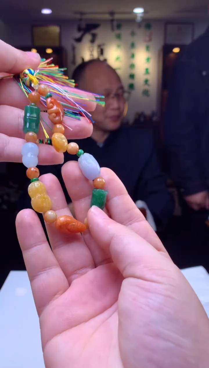 【闪购商品】定制翡翠未镶嵌挂件发货（拍一发一）