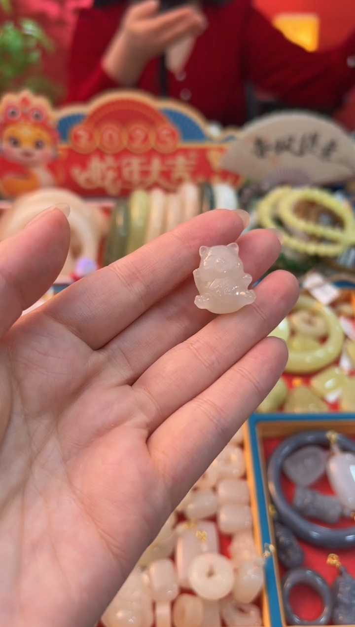 【闪购商品】和田玉吊坠未镶嵌藕粉招财猫
