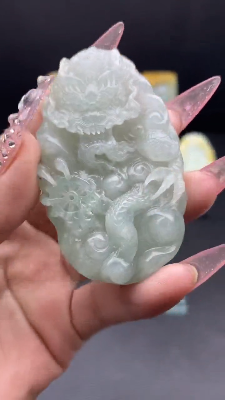 翡翠未镶嵌颈饰挂件