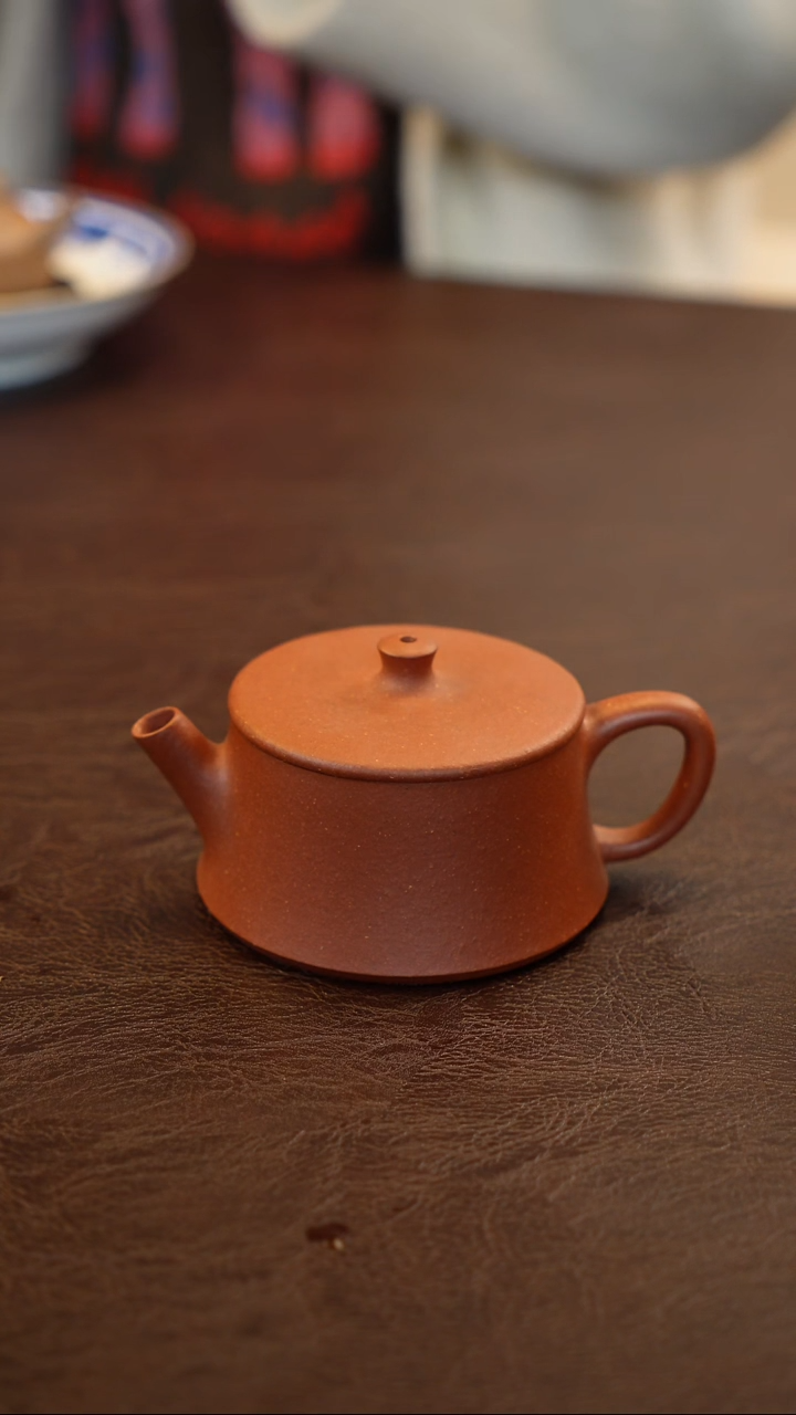 底槽青茶碗紫砂红降坡泥云柱壶